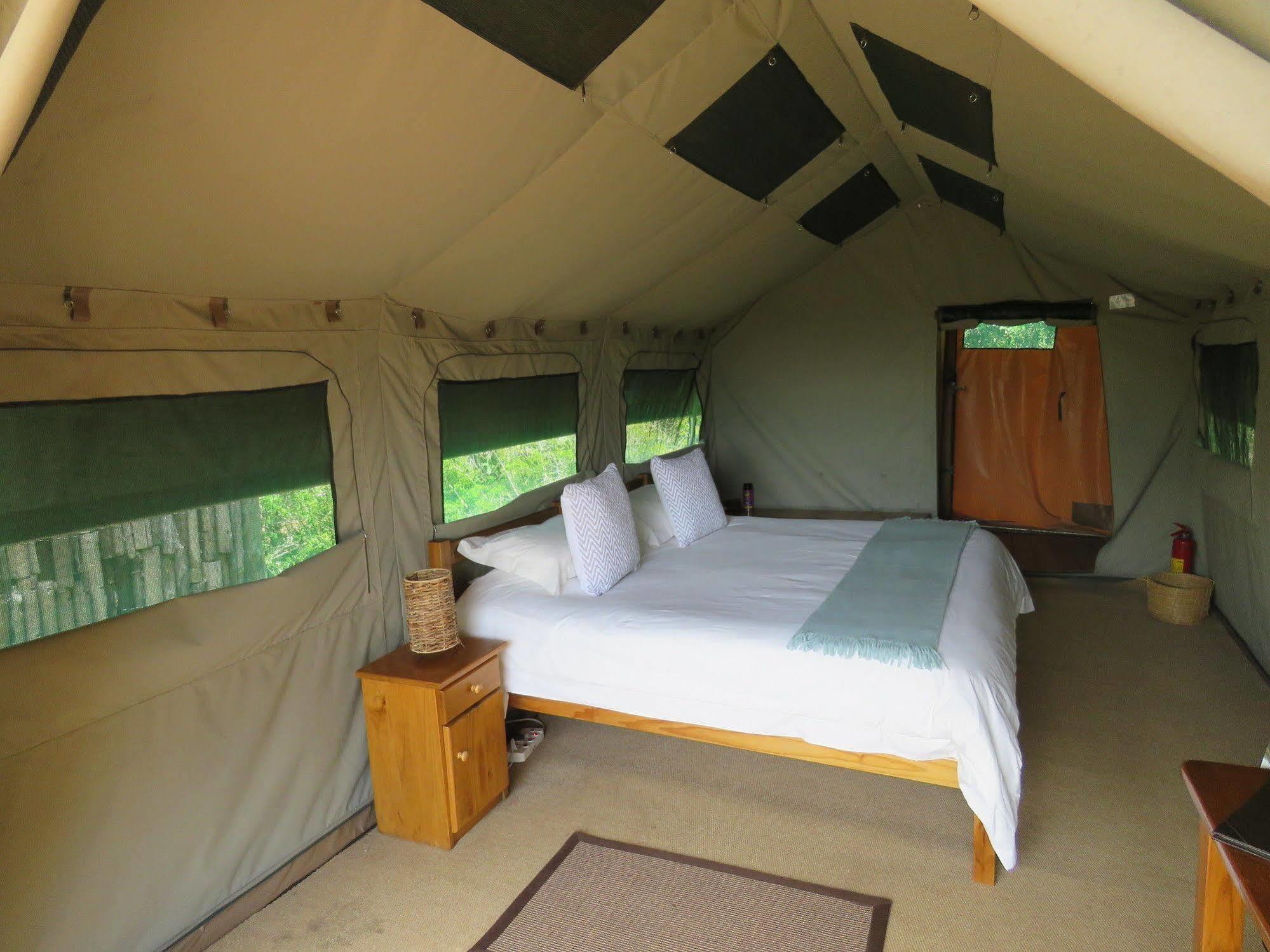 Woodbury Tented Camp - Réserve animalière d'Amakhala Extérieur photo